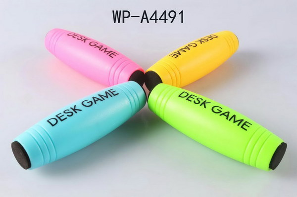 Игрушка палочка DESK GAME с магнитом внутри, 4 цвета в ассортименте, 24шт в дисплее, 16x11x10 см